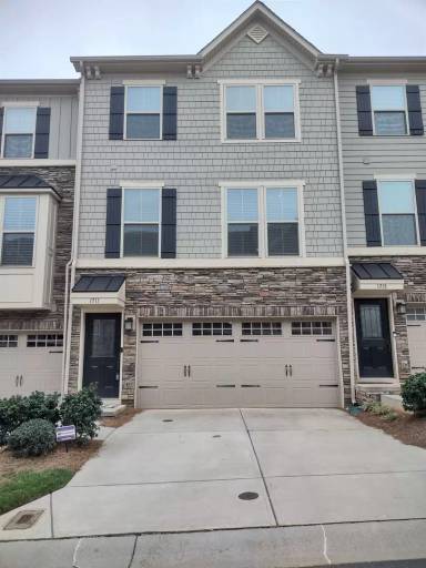 Main picture of 1703 Town Oak Ln
