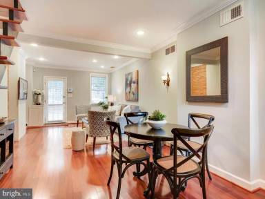 Main picture of 2941 Hudson St