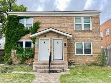 Main picture of 2220 S Taylor St