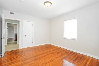 Main picture of 1048 Berkeley Rd
