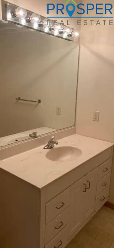 Main picture of 2502 Wilson St