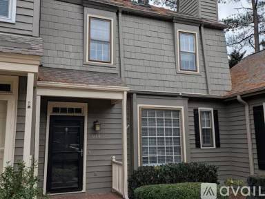 Main picture of 914 Albany Ct