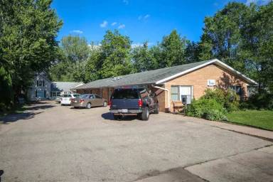 Main picture of 570 Mill St