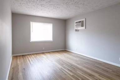 Main picture of 801 N 48th St