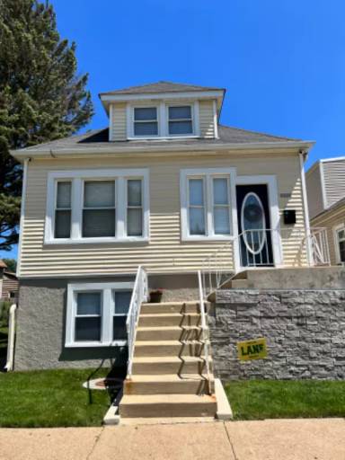 Main picture of 2707 N McVicker Ave
