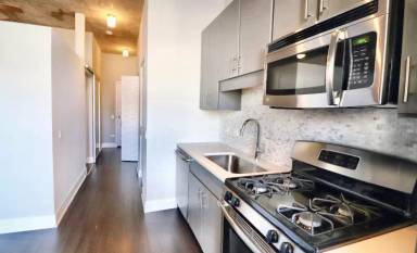 Main picture of 851 S Clark St