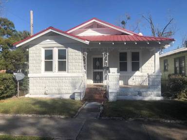 Main picture of 1355 Grothe St
