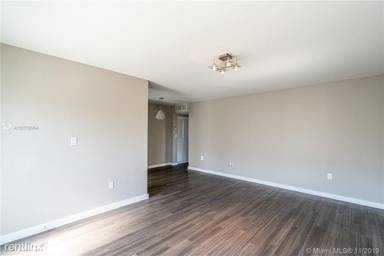 Main picture of 1600 West Ave