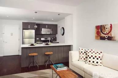 Main picture of 12 15 Broadway