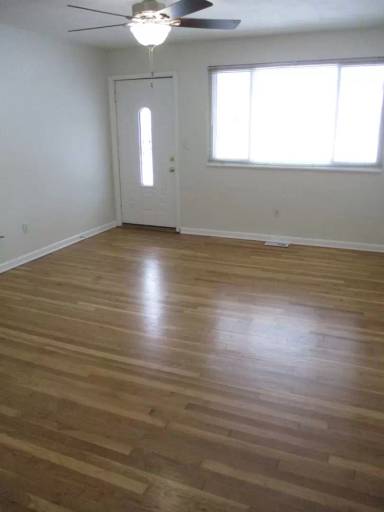 Main picture of 728 Loop St