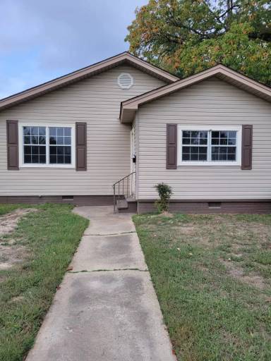 Main picture of 915 W 2nd Ave