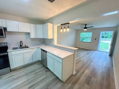 Main picture of 414 SE 8th St