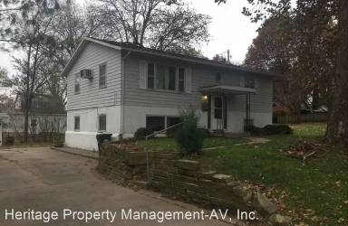 Main picture of 826 3rd Ave