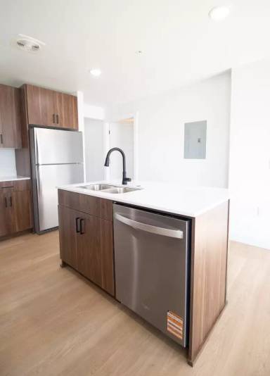 Main picture of 950 Valentine - Building 7 Unit 4
