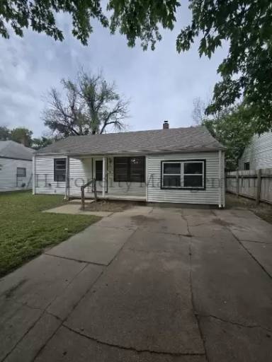 Main picture of 129 S Mount Carmel Ave