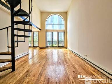 Main picture of 1450 N Dearborn St