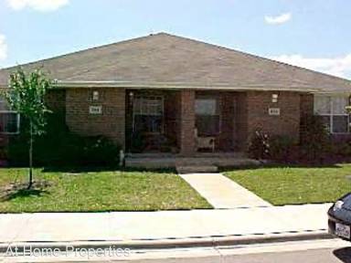 Main picture of 904 Crepe Myrtle St