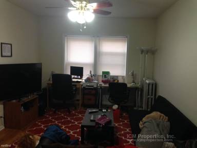 Main picture of 3910-28 N Pine Grove Ave