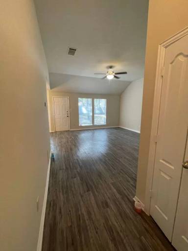Main picture of 717 Oak Park Dr