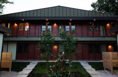 Main picture of 525 N College Ave
