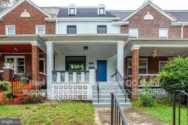 Main picture of 304 Madison St NW