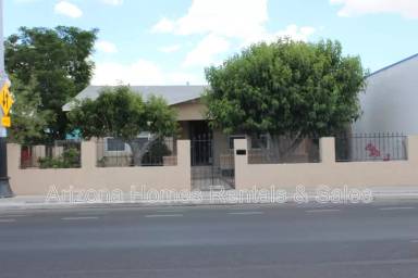 Main picture of 827 S 6th Ave