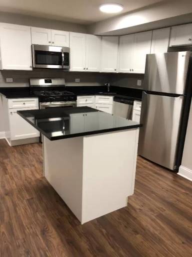 Main picture of 5736 N Winthrop Ave