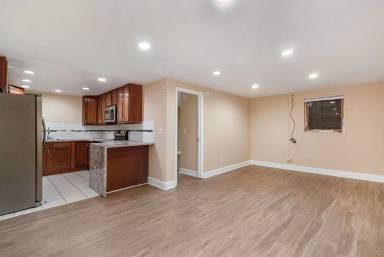 Main picture of 701 N Pearl St
