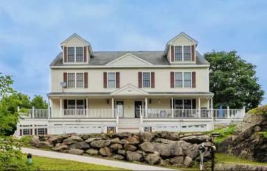 Main picture of 160 S Elm St