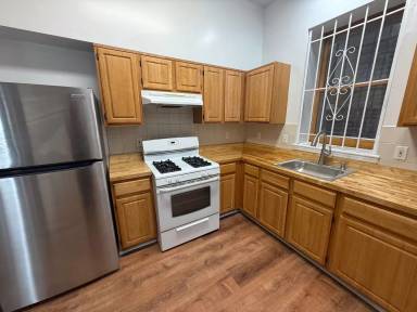 Main picture of 241 3rd St