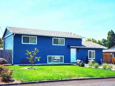 Main picture of 5226 SE Rainbow Ln