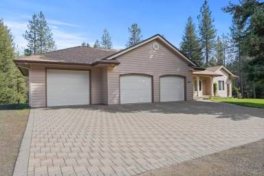 Main picture of 2325 E Winger Rd