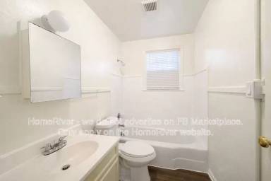 Main picture of 1550 W 11th St