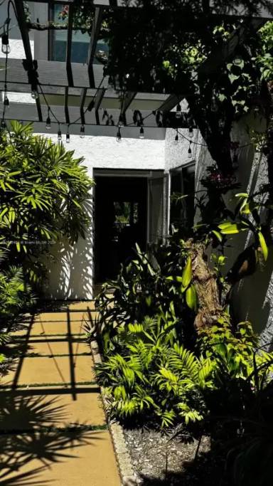 Main picture of 281 Fern Dr