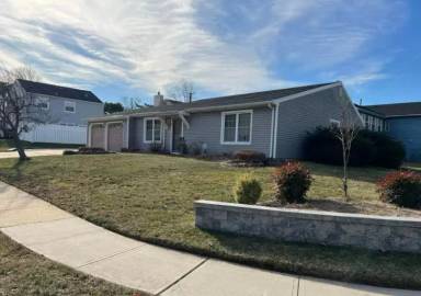 Main picture of 1 Kalmia Ln