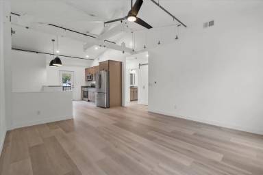 Main picture of 308 Oak St