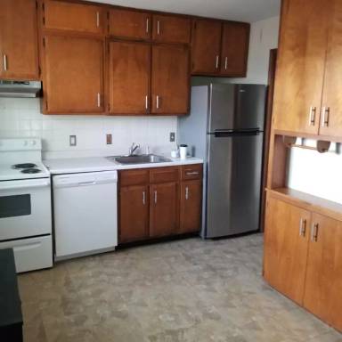 Main picture of 2204 S Broadway St