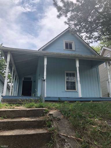 Main picture of 3019 W Michigan St