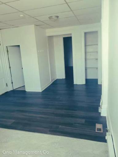 Main picture of 106 W Main St