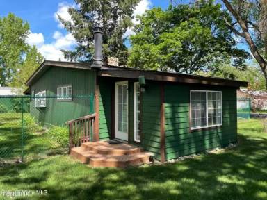 Main picture of 825 W Honeysuckle Ave