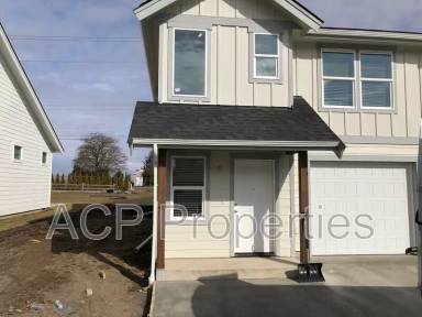 Main picture of 1905 N Prairie Ln