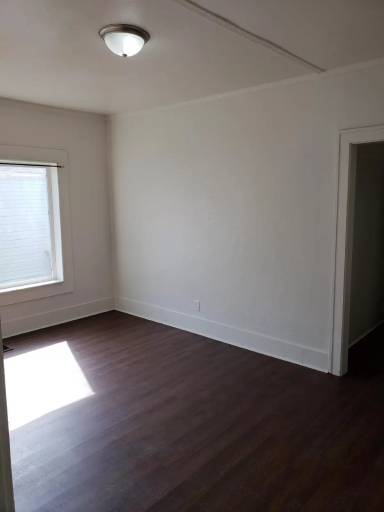 Main picture of 1922 West 6th Street - 4