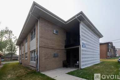 Main picture of 18352 Torrence Ave