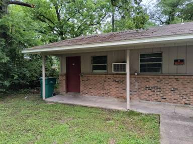 Main picture of 2813 S Apple St