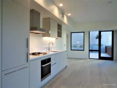 Main picture of 1356 Polk St