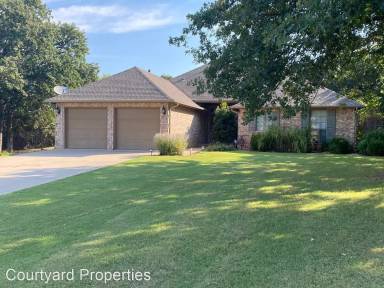 Main picture of 1083 Hidden Oaks Way