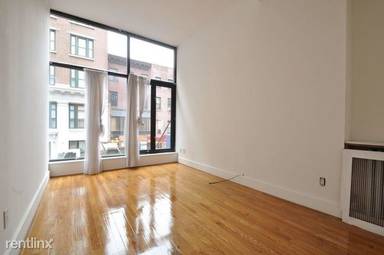 Main picture of 124 E 27th St