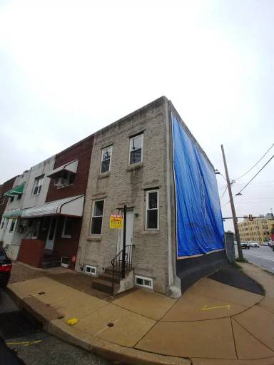 Main picture of 2521 S Newkirk St