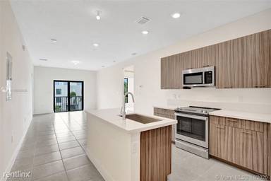 Main picture of 4636 NW 84th Ave