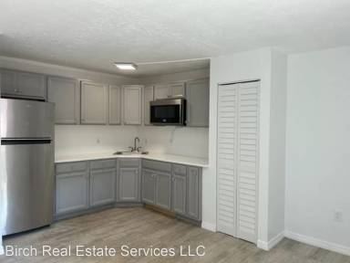 Main picture of 1220 Franklin Cir